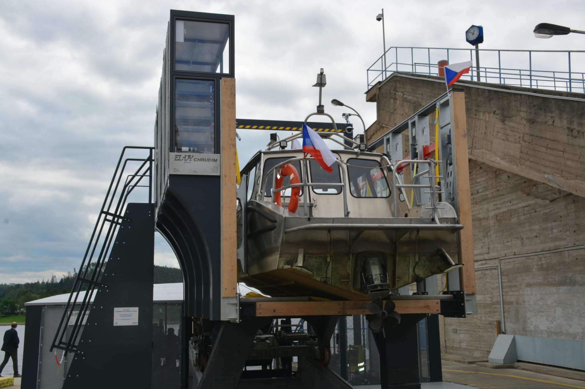 Modernizovaný výtah na Orlické přehradě prodlouží plavební sezonu a převeze i větší lodě