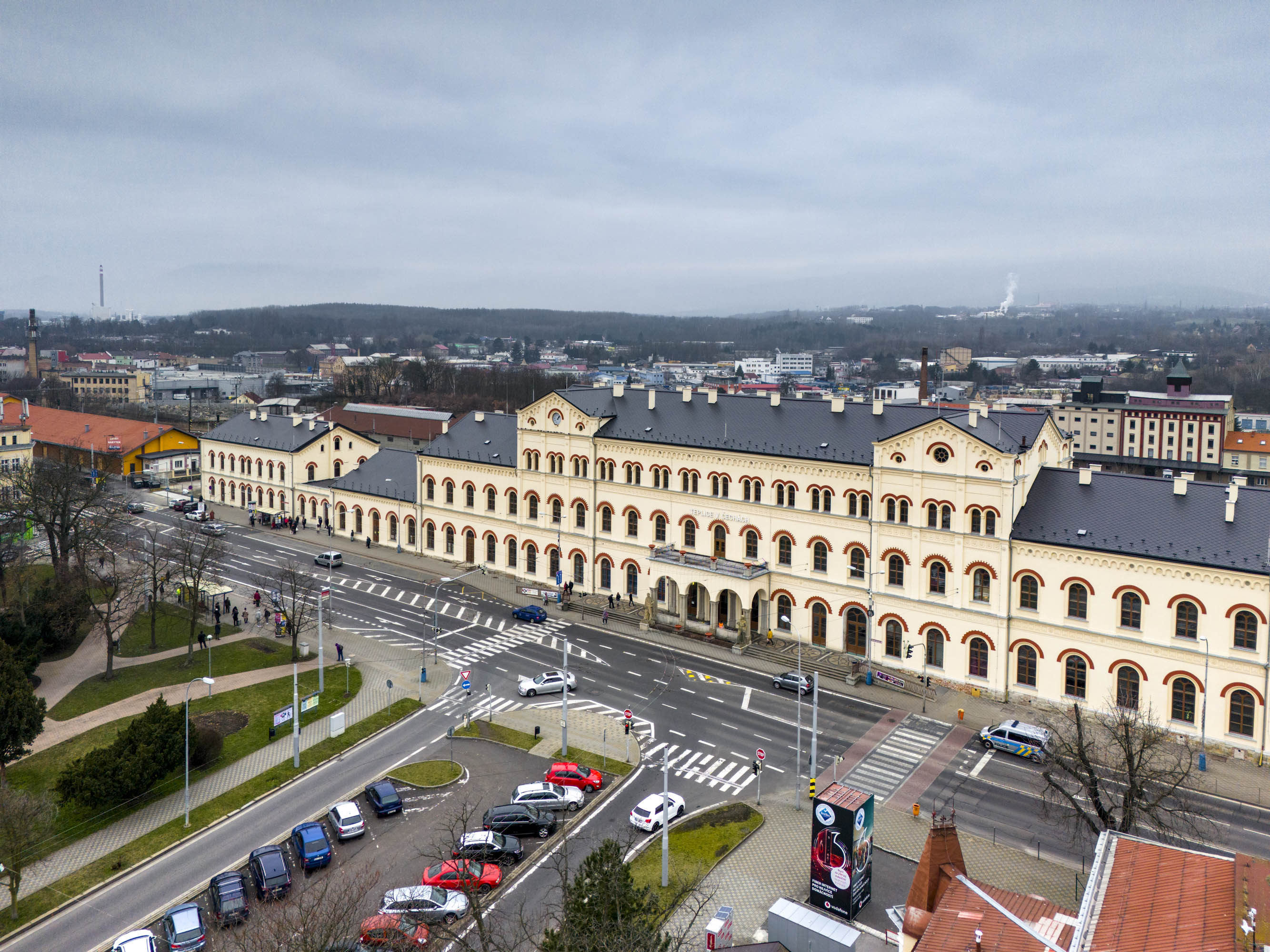 Historicky cenná budova nádraží v Teplicích je opět ozdobou lázeňského města