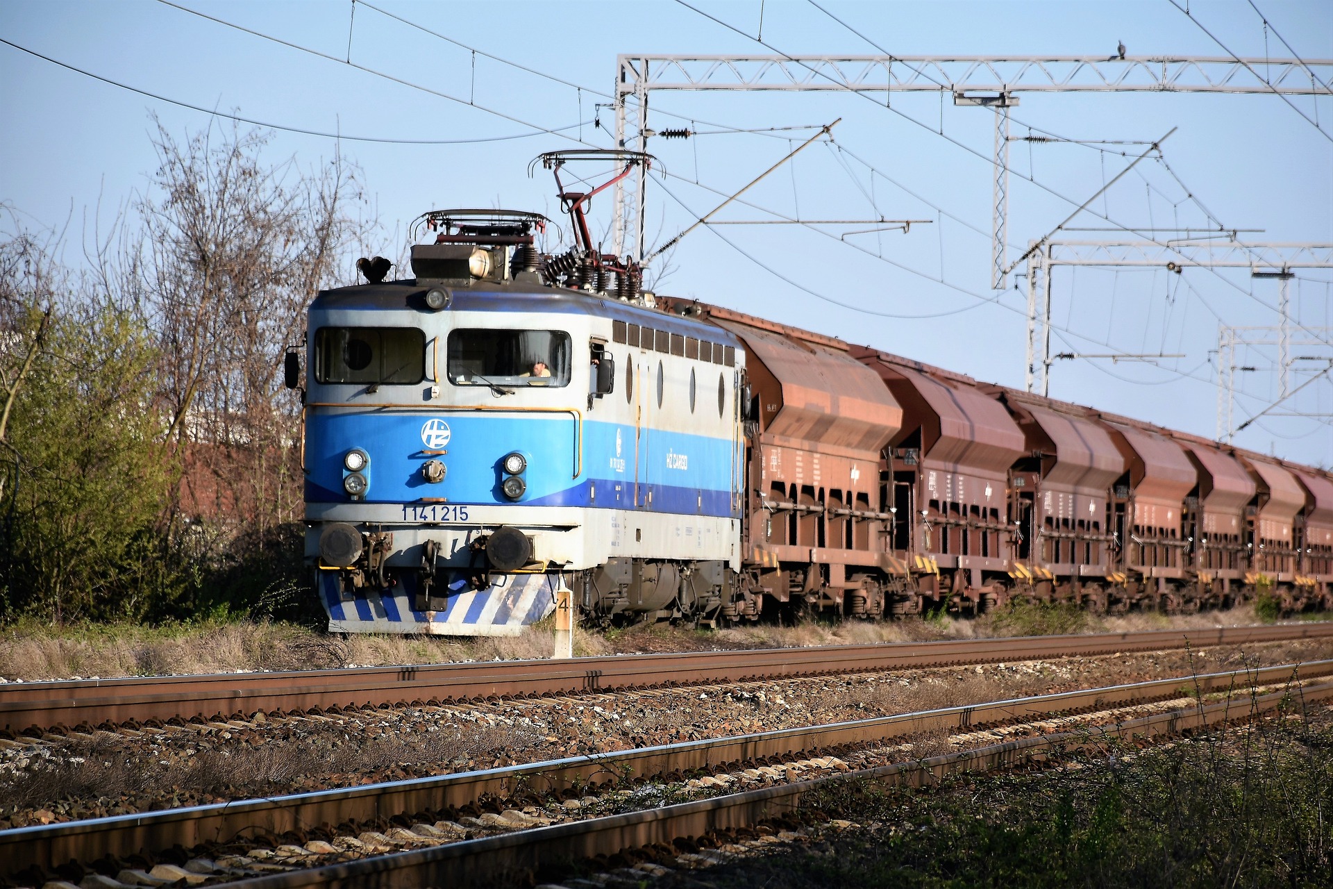 Vláda schválila postup pro mimořádné vlaky. Umožní rychleji vozit energetické suroviny