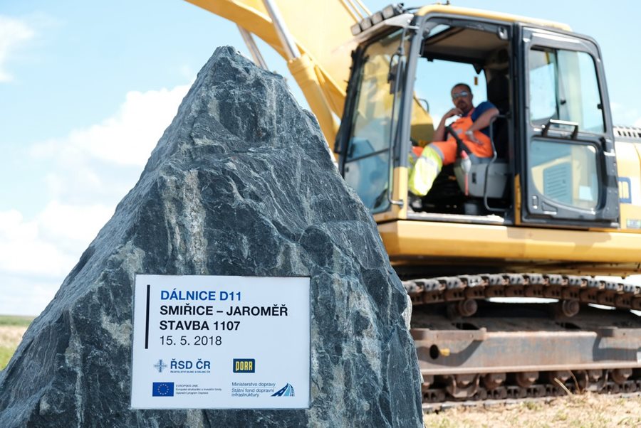 Stavba sedmi kilometrů D11 mezi Smiřicemi a Jaroměří začíná, hotová bude za tři roky