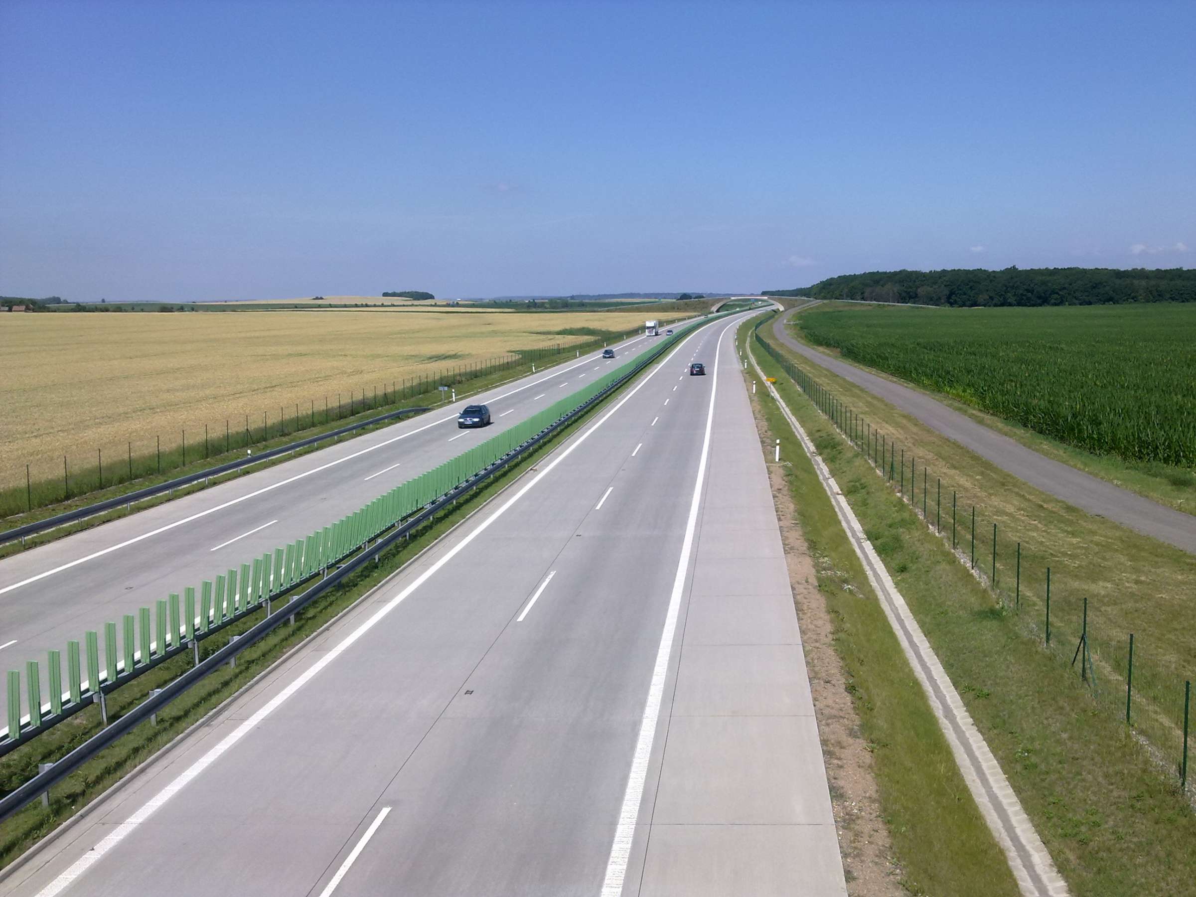 Letos se otevře 23,5 km nových dálnic a 93 km dokončených železničních staveb
