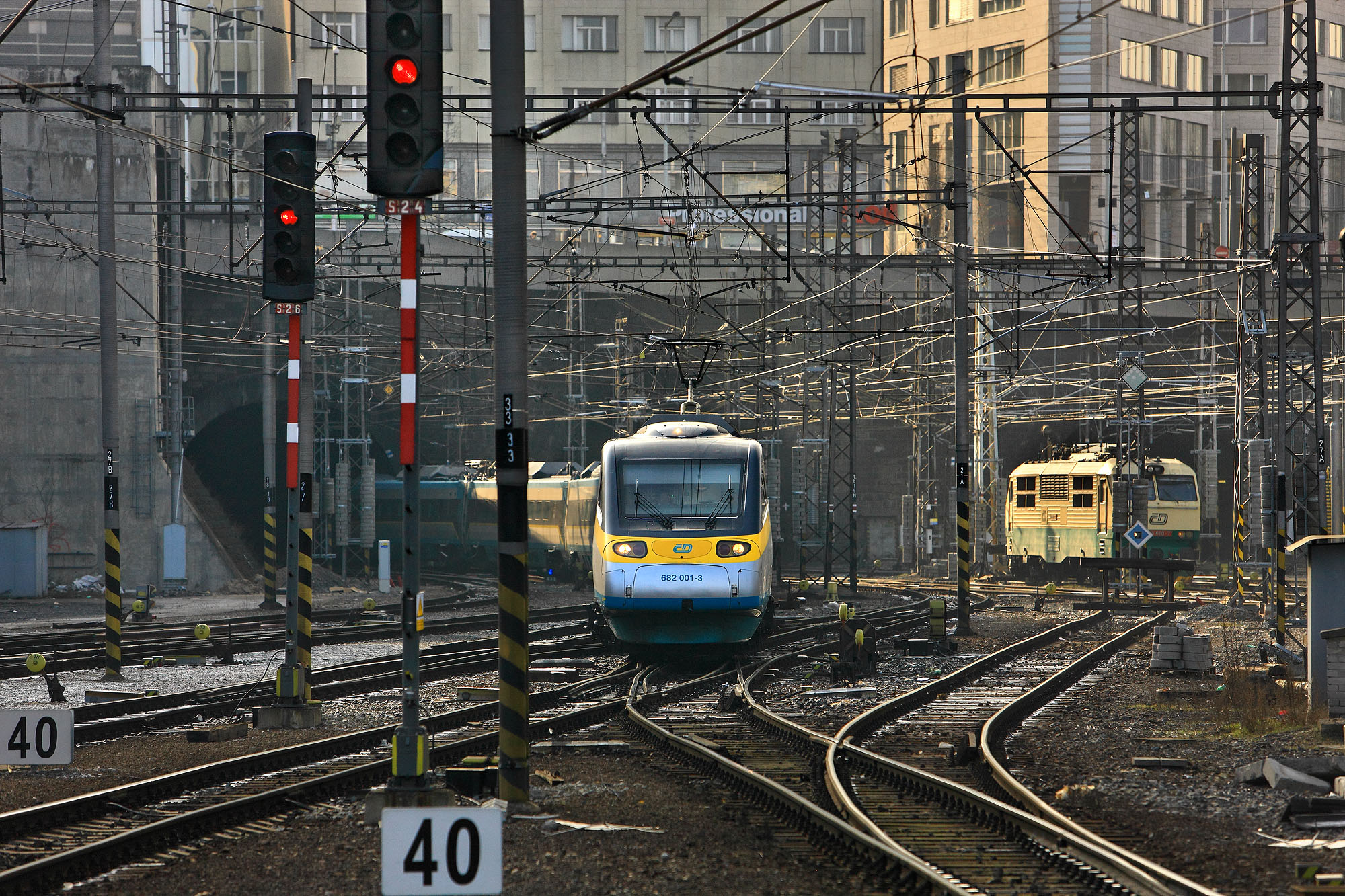 Systém jednotných jízdenek na železnici dostal zelenou, poslanci schválili zákon o dráhách