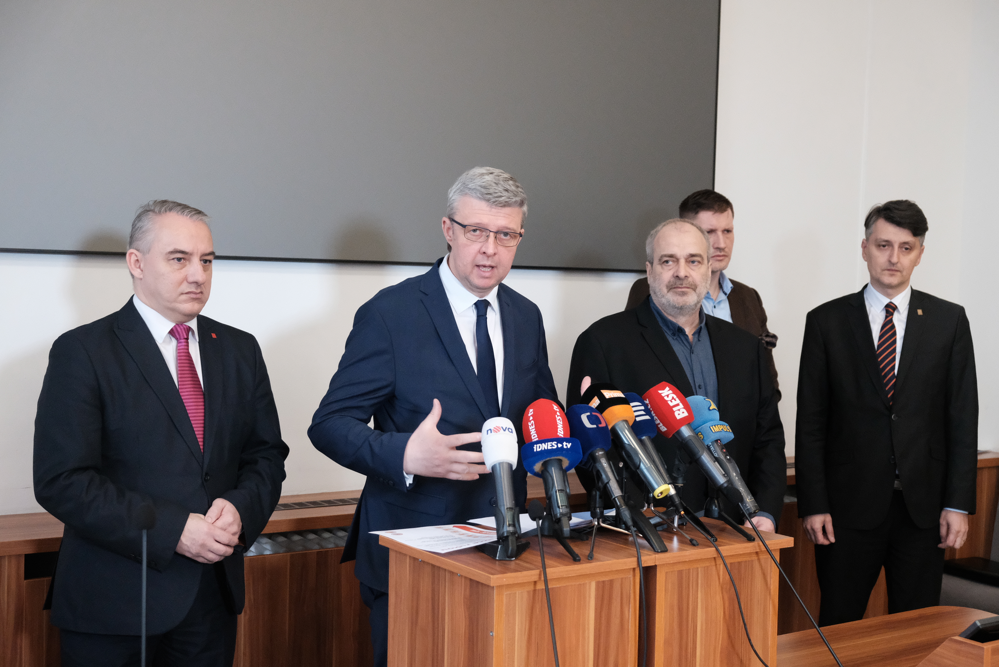 Ministr Havlíček: Na dezinfekci pro zaměstnance ve veřejné dopravě vyčleníme 100 milionů Kč