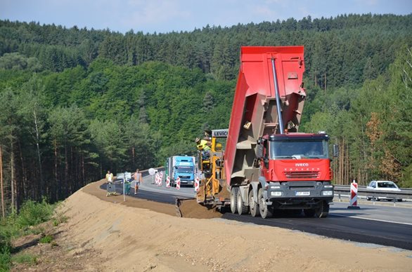 The construction of the D6 and D35 motorways can start this year still, the government received information about construction preparation